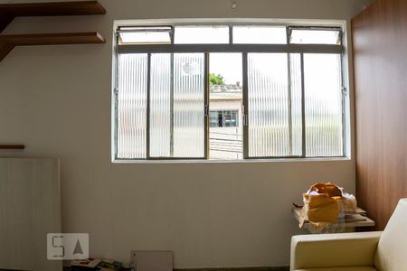 Casa à venda com 300m², 4 quartos e 6 vagas Casa à venda com 300m², 4 quartos e 6 vagasEdícula 1