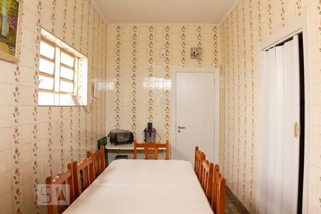 Casa à venda com 300m², 4 quartos e 6 vagas Casa à venda com 300m², 4 quartos e 6 vagasCopa