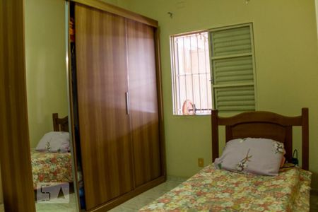 Casa à venda com 300m², 4 quartos e 6 vagas Casa à venda com 300m², 4 quartos e 6 vagasQuarto da edícula 2