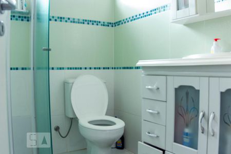 Casa à venda com 300m², 4 quartos e 6 vagas Casa à venda com 300m², 4 quartos e 6 vagasBanheiro da Suíte