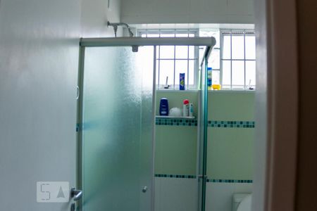 Casa à venda com 300m², 4 quartos e 6 vagas Casa à venda com 300m², 4 quartos e 6 vagasBanheiro da Suíte