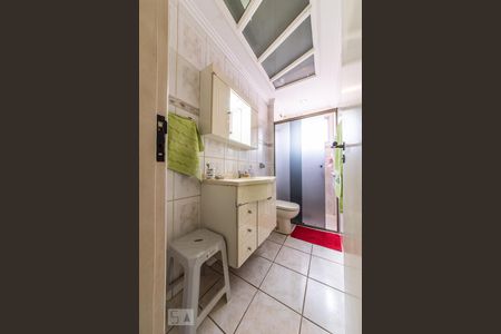 Apartamento à venda com 74m², 2 quartos e 2 vagasBanheiro 