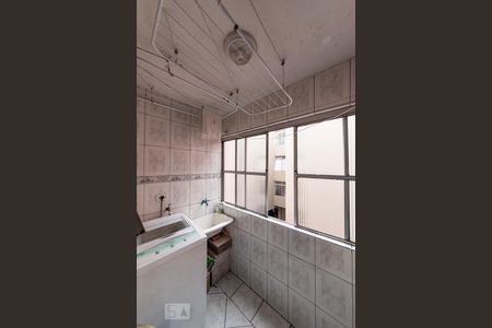 Apartamento à venda com 74m², 2 quartos e 2 vagasLavanderia