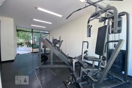 Apartamento à venda com 186m², 3 quartos e 3 vagas Apartamento à venda com 186m², 3 quartos e 3 vagasÁrea comum - Academia