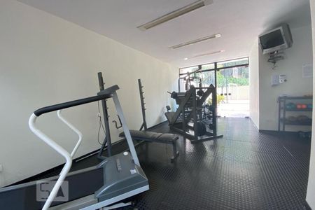 Apartamento à venda com 186m², 3 quartos e 3 vagas Apartamento à venda com 186m², 3 quartos e 3 vagasÁrea comum - Academia