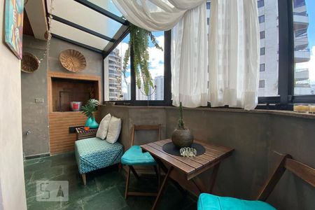 Apartamento à venda com 186m², 3 quartos e 3 vagas Apartamento à venda com 186m², 3 quartos e 3 vagasVaranda gourmet