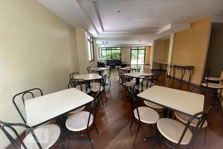 Apartamento à venda com 186m², 3 quartos e 3 vagas Apartamento à venda com 186m², 3 quartos e 3 vagasSalão de jogos