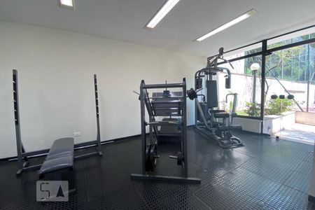 Apartamento à venda com 186m², 3 quartos e 3 vagas Apartamento à venda com 186m², 3 quartos e 3 vagasÁrea comum - Academia