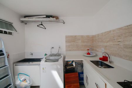 Casa à venda com 130m², 2 quartos e 2 vagas Casa à venda com 130m², 2 quartos e 2 vagasÁrea de lazer e serviço