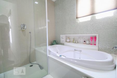 Casa à venda com 130m², 2 quartos e 2 vagas Casa à venda com 130m², 2 quartos e 2 vagasBanheiro do quarto 3