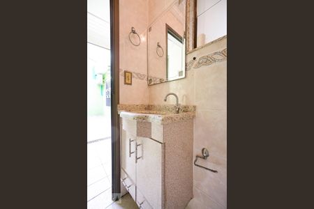 Banheiro de serviço de casa para alugar com 4 quartos, 200m² em Tatuapé, São Paulo