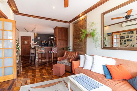 Sala de apartamento à venda com 2 quartos, 100m² em Petrópolis, Porto Alegre