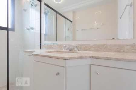 Apartamento à venda com 190m², 3 quartos e 3 vagasBanheiro da Suíte 1