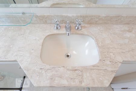 Apartamento à venda com 190m², 3 quartos e 3 vagasBanheiro da Suíte 1