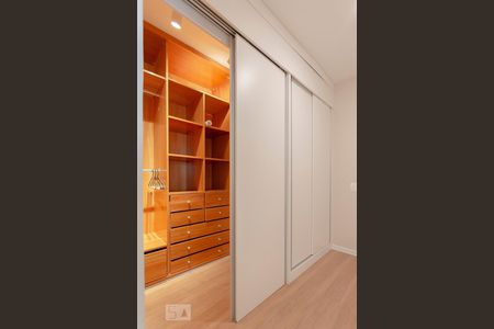 Apartamento à venda com 190m², 3 quartos e 3 vagasCloset da Suíte 3