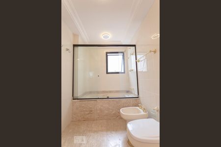 Apartamento à venda com 190m², 3 quartos e 3 vagasBanheiro da Suíte 3