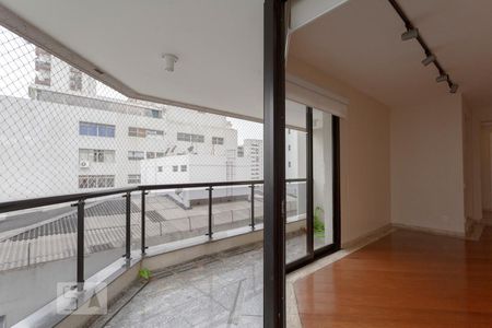 Apartamento à venda com 190m², 3 quartos e 3 vagasVaranda