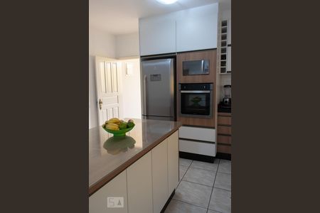 Casa à venda com 240m², 3 quartos e 2 vagasCozinha