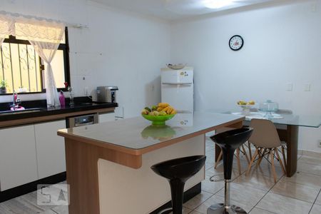 Casa à venda com 240m², 3 quartos e 2 vagasCozinha