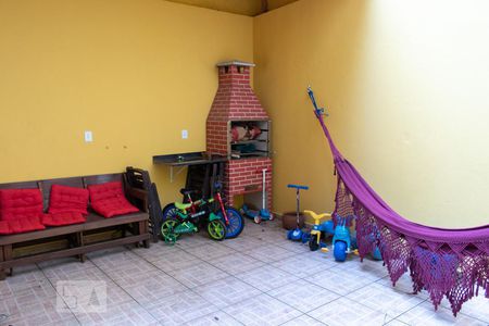 Casa à venda com 240m², 3 quartos e 2 vagasQuintal