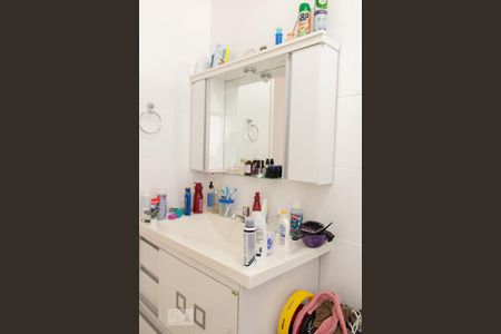 Casa à venda com 240m², 3 quartos e 2 vagasBanheiro da Suíte