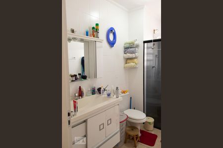 Casa à venda com 240m², 3 quartos e 2 vagasBanheiro da Suíte