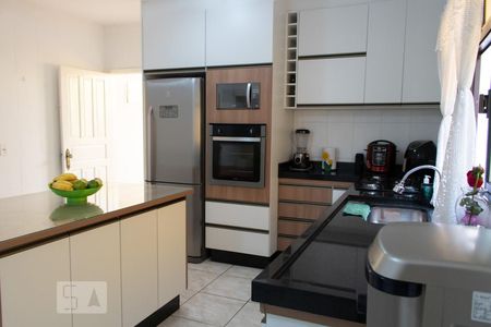 Casa à venda com 240m², 3 quartos e 2 vagasCozinha