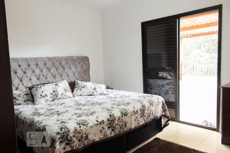 Casa à venda com 240m², 3 quartos e 2 vagasSuíte