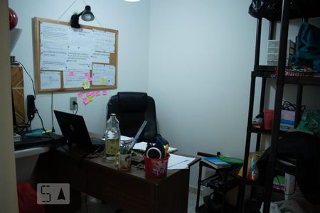 Casa à venda com 240m², 3 quartos e 2 vagasQuarto de Serviço