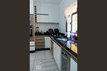 Casa à venda com 240m², 3 quartos e 2 vagasCozinha