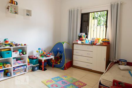 Casa à venda com 240m², 3 quartos e 2 vagasQuarto 2