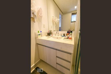 Apartamento para alugar com 83m², 2 quartos e 2 vagas Apartamento para alugar com 83m², 2 quartos e 2 vagasBanheiro da Suíte 1