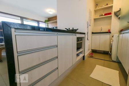 Apartamento para alugar com 83m², 2 quartos e 2 vagas Apartamento para alugar com 83m², 2 quartos e 2 vagasCozinha - Armários