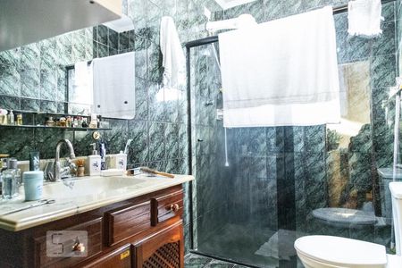 Casa à venda com 372m², 5 quartos e 1 vagaBanheiro