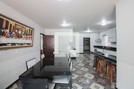 Casa à venda com 750m², 6 quartos e 6 vagasCozinha e Copa