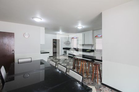 Casa à venda com 750m², 6 quartos e 6 vagasCozinha e Copa