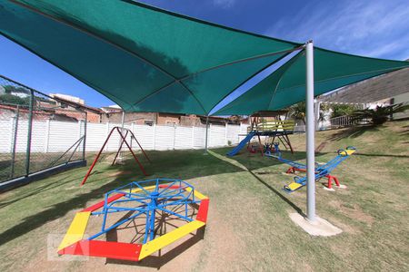 Apartamento à venda com 43m², 2 quartos e 1 vaga Apartamento à venda com 43m², 2 quartos e 1 vagaArea Comum Playground