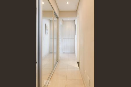 Apartamento à venda com 97m², 2 quartos e 1 vaga Apartamento à venda com 97m², 2 quartos e 1 vagaCorredor