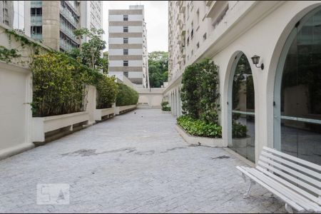 Apartamento à venda com 97m², 2 quartos e 1 vaga Apartamento à venda com 97m², 2 quartos e 1 vagaFachada do bloco