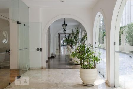Apartamento à venda com 97m², 2 quartos e 1 vaga Apartamento à venda com 97m², 2 quartos e 1 vagaHall de Entrada
