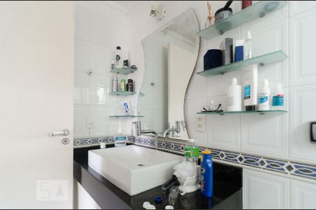 Apartamento à venda com 97m², 2 quartos e 1 vaga Apartamento à venda com 97m², 2 quartos e 1 vagaBanheiro suíte