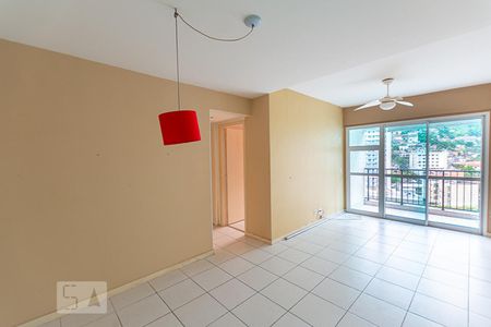Sala de apartamento para alugar com 3 quartos, 107m² em Vital Brasil, Niterói