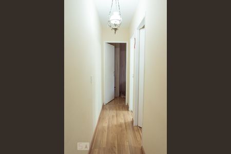 Corredor de apartamento à venda com 2 quartos, 55m² em Vila Roque, São Paulo