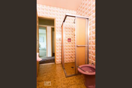 Casa à venda com 466m², 6 quartos e 5 vagas Casa à venda com 466m², 6 quartos e 5 vagasBanheiro