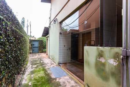 Casa à venda com 466m², 6 quartos e 5 vagas Casa à venda com 466m², 6 quartos e 5 vagasCorredor