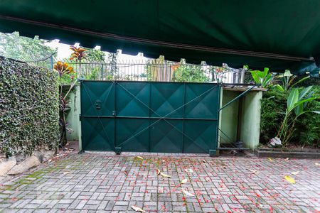 Casa à venda com 466m², 6 quartos e 5 vagas Casa à venda com 466m², 6 quartos e 5 vagasGaragem