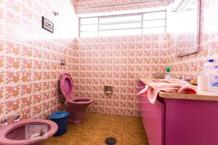 Casa à venda com 466m², 6 quartos e 5 vagas Casa à venda com 466m², 6 quartos e 5 vagasBanheiro