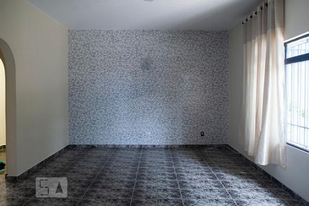 SALA de casa à venda com 3 quartos, 200m² em Vila Santa Maria, São Paulo