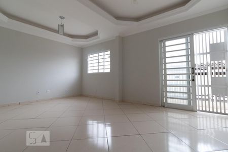 Sala de casa para alugar com 3 quartos, 80m² em Samambaia Sul, Brasília