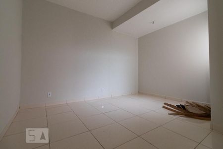 Quarto 1 de casa para alugar com 3 quartos, 80m² em Samambaia Sul, Brasília